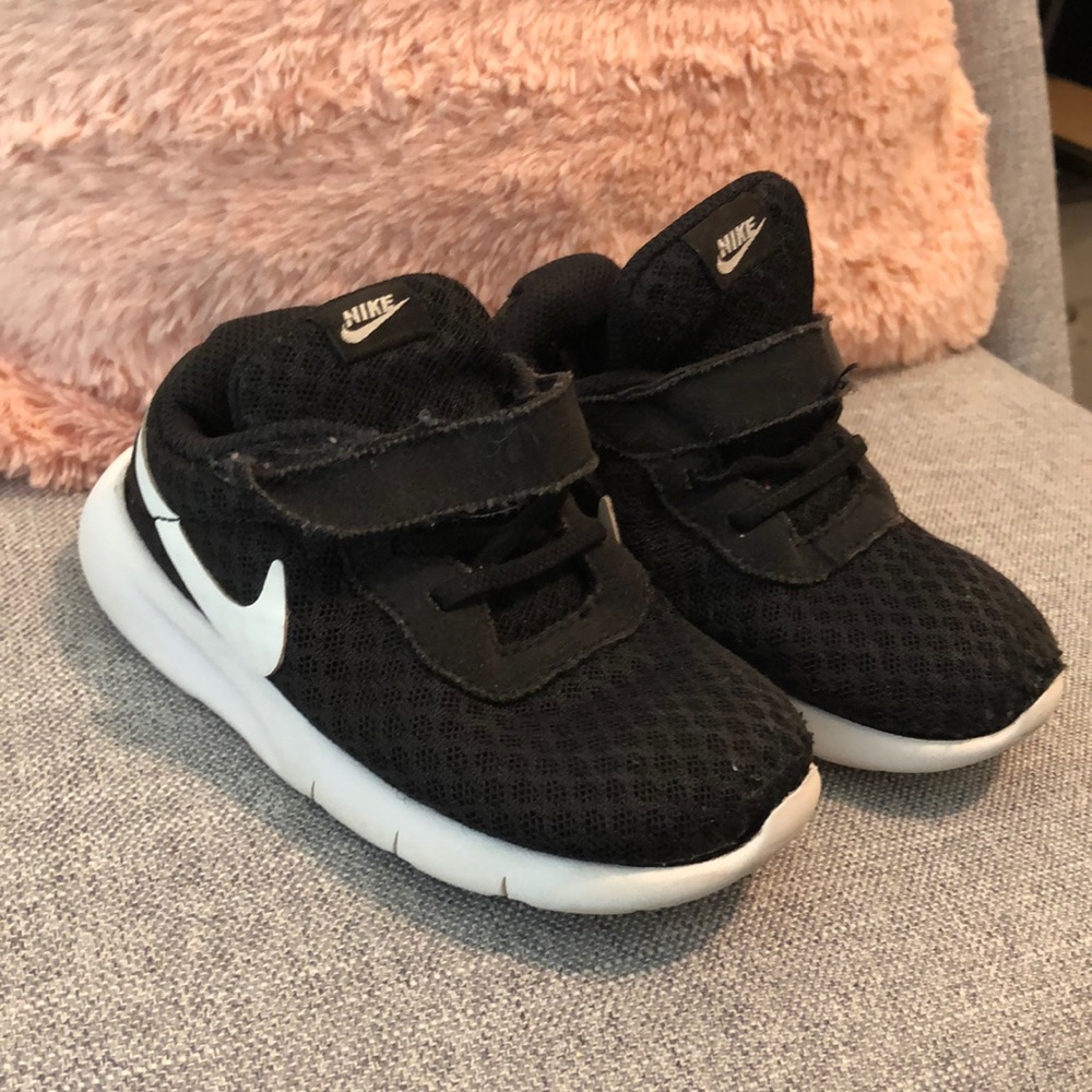 Girl shoes